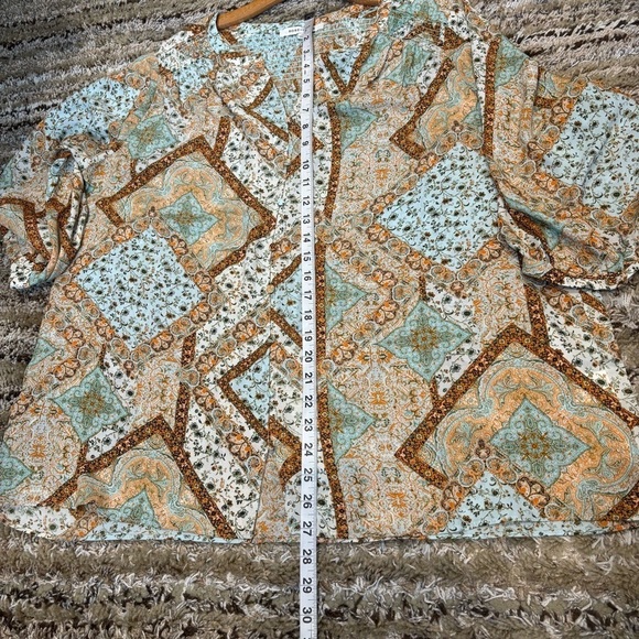 Rose and Olive 1X Top Tunic V Neck Button Down Smocking Boho - Picture 9 of 10